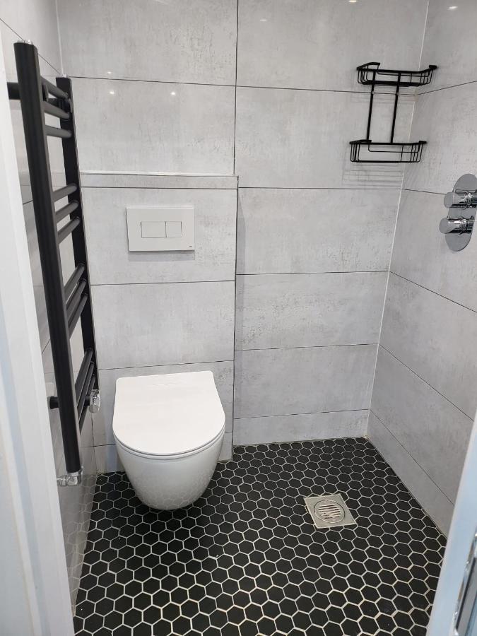 Appartement Fancy Basement Flat A à Londres Extérieur photo