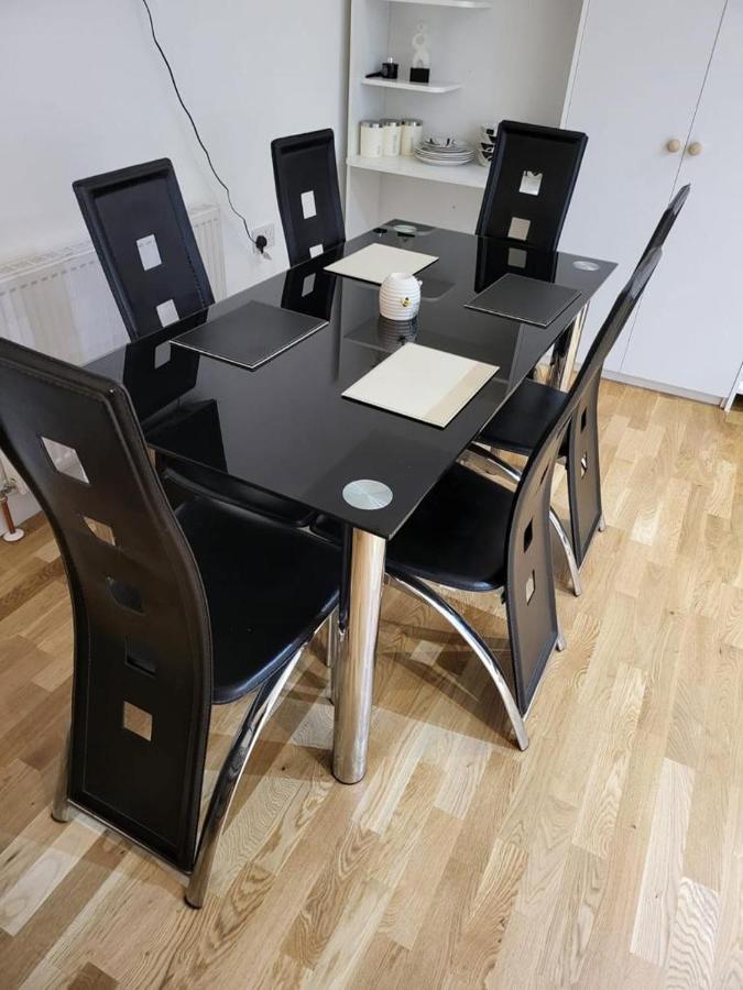 Appartement Fancy Basement Flat A à Londres Extérieur photo