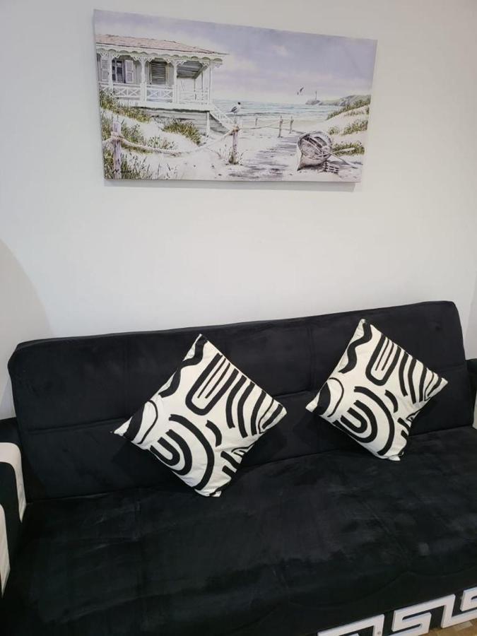 Appartement Fancy Basement Flat A à Londres Extérieur photo