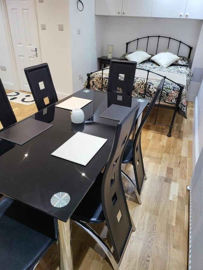 Appartement Fancy Basement Flat A à Londres Extérieur photo